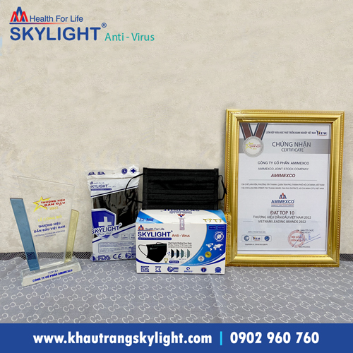 khau-trang-y-te-skylight-4-lop-den-moi