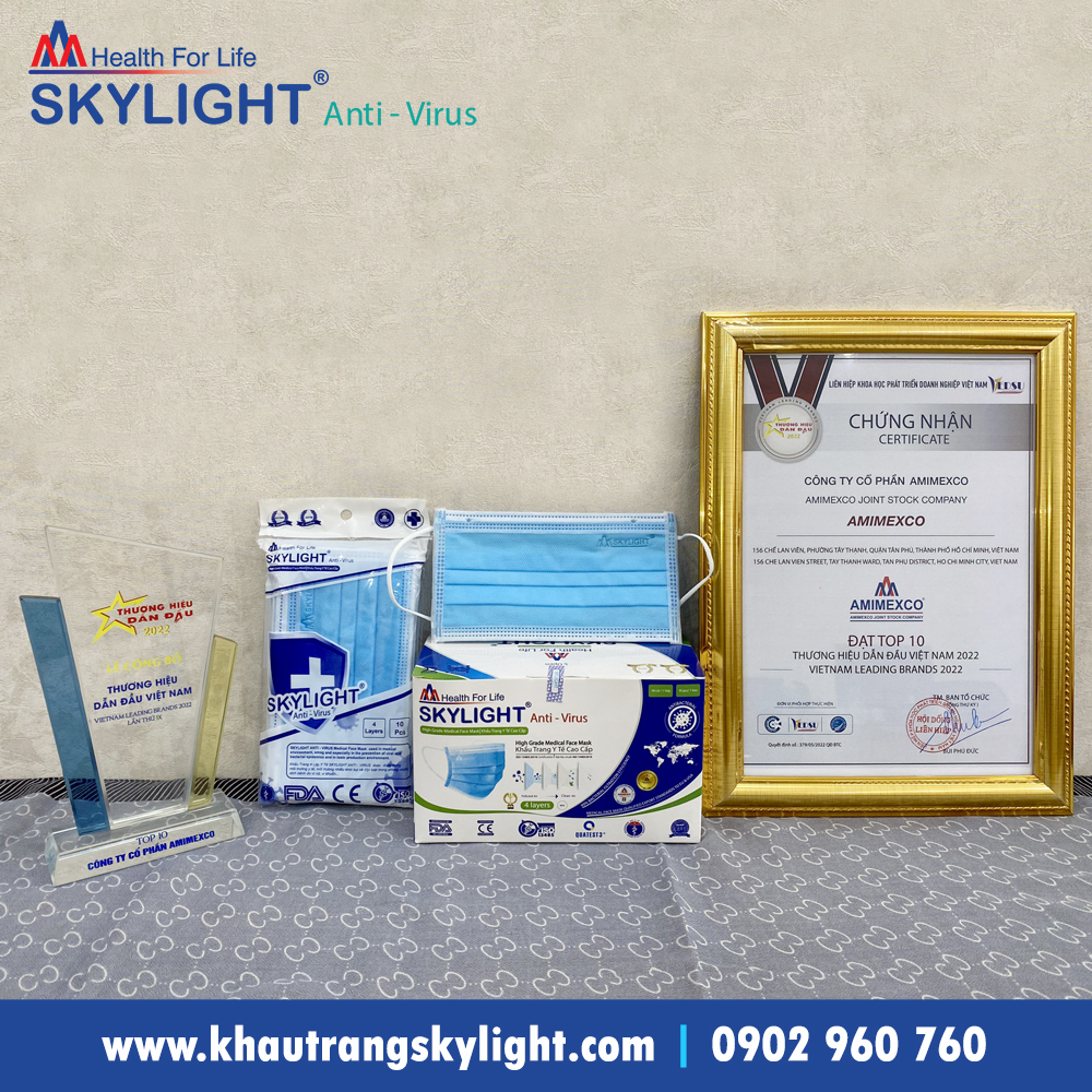 khau-trang-y-te-skylight-4-lop-xanh-duong