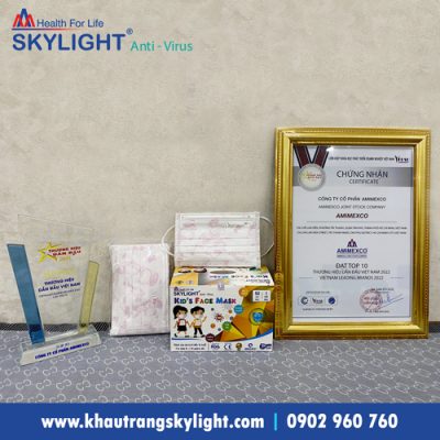 khau-trang-y-te-skylight-4-lop-tre-em-kitty